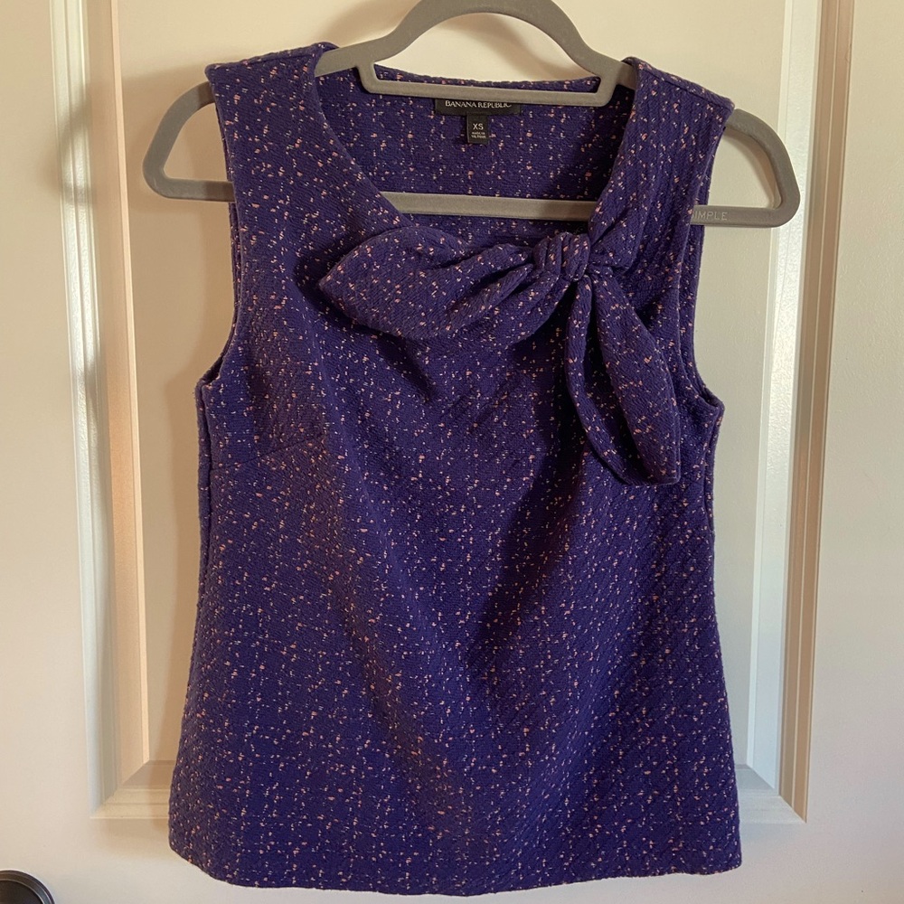 Cute Banana Republic tweedy look bow top
